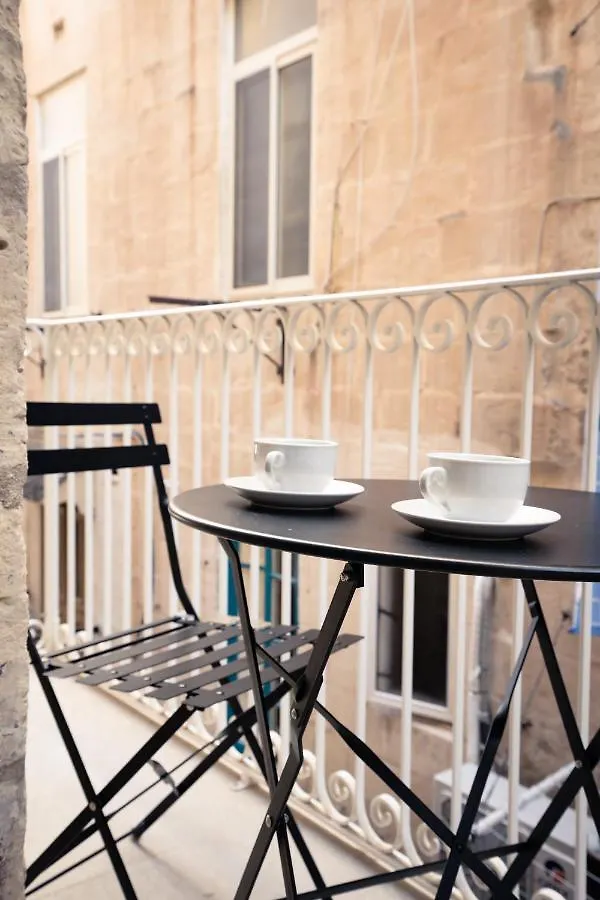 Charming Valletta 1 Bedroom Apartment Off Republic Street Sleeps 4 Malta